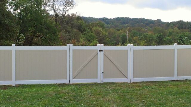 vinyl fencing for yard from fence company, Montco Fence