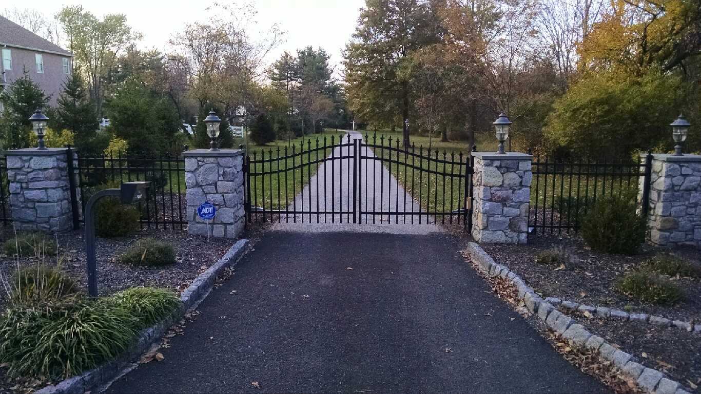 Find an Aluminum Fence Company Near me by using a Fence Company Delaware County PA