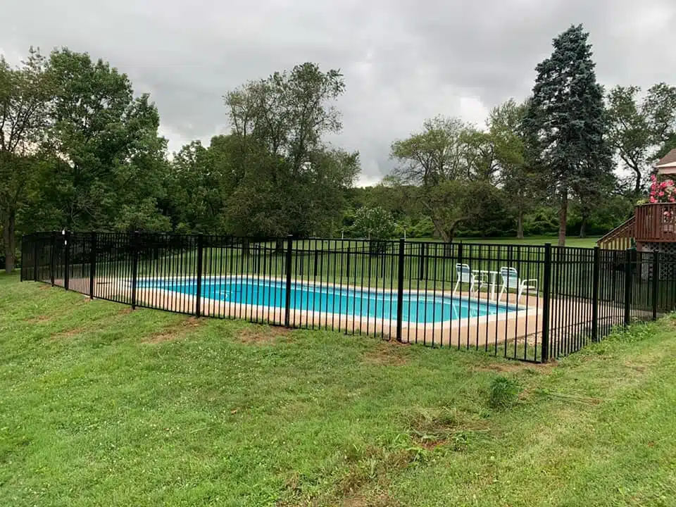 aluminum fence installation