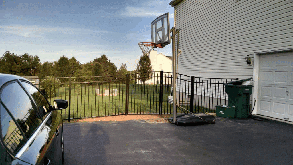 vinyl fence contractor
