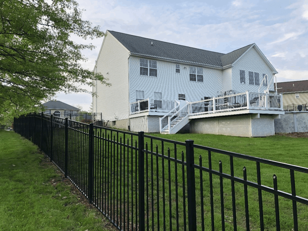 aluminum fence company