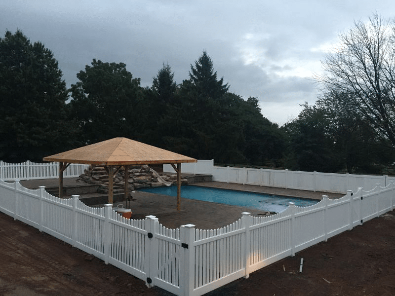 vinyl fence contractor