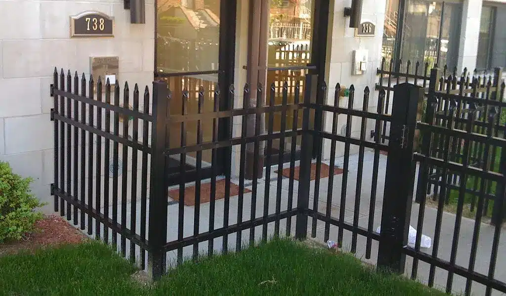 aluminum fence company